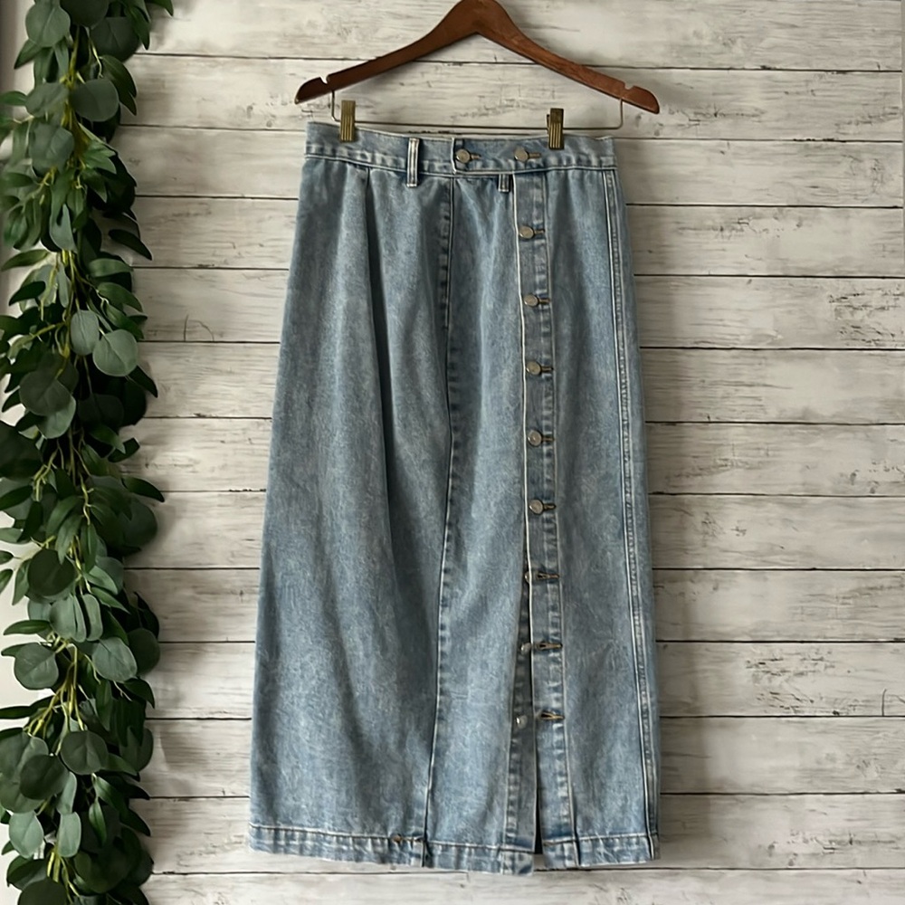 Buttoned, Denim Pencil Skirt